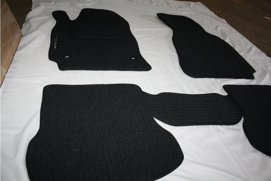Audi 100 C4 1990-1994 Textil Fußmatten (Corona) Image