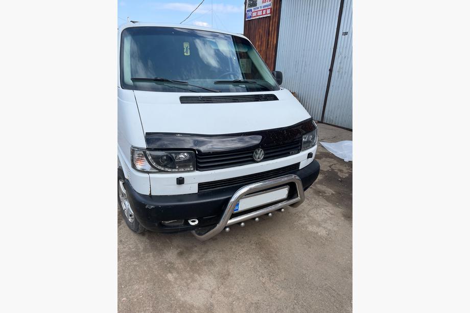 Volkswagen T4 Caravelle/Multivan 1990–2003 Motorhaubenschutz (gerade Scheinwerfer) (HIC) Image