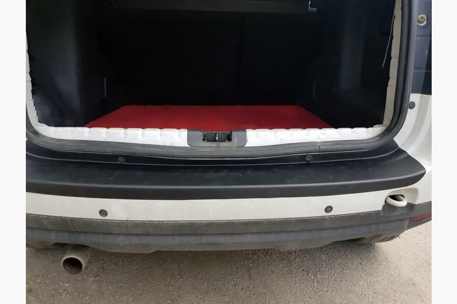 Renault Duster 2008–2017 Heckstoßstangenabdeckung EuroCap (ABS) Foto 1