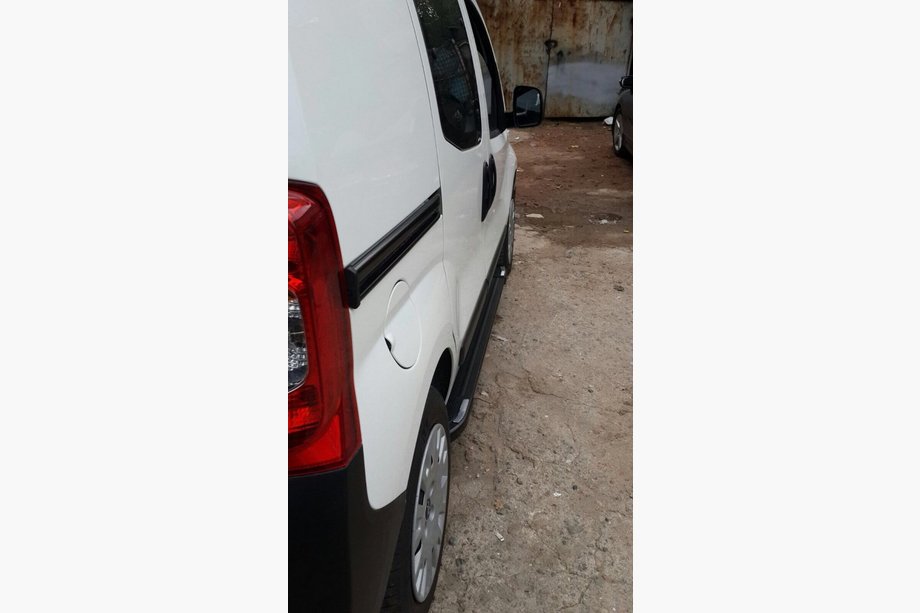Peugeot Bipper 2008-2017 Seitenschweller Mostu Black (2 Stk, Aluminiumprofil) Foto 3