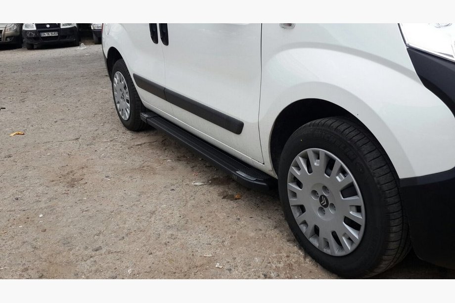 Peugeot Bipper 2008-2017 Seitenschweller Mostu Black (2 Stk, Aluminiumprofil) Foto 5