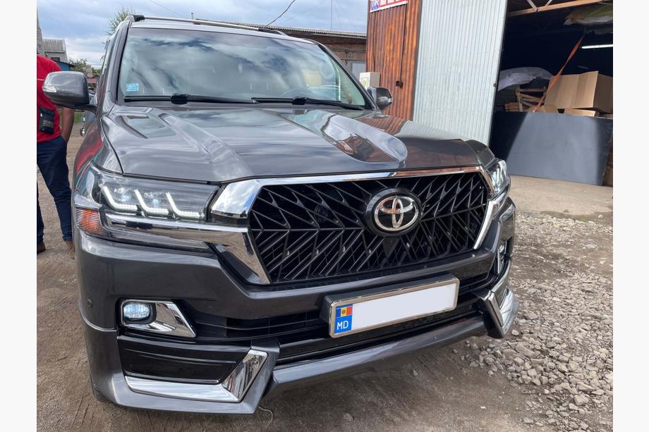 Toyota Land Cruiser 200 2007-2021 Bodykit Satz 2016↗ (TRD 2021) Image