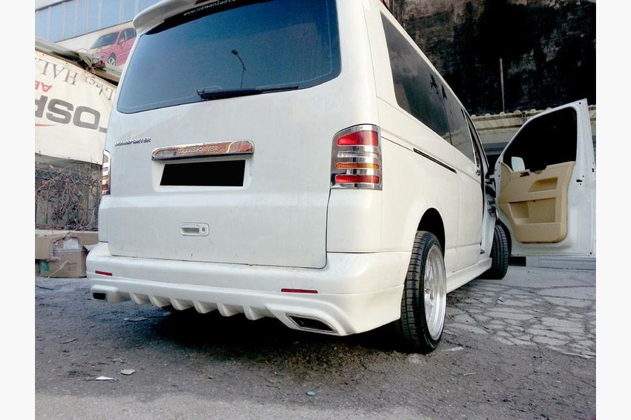 Volkswagen T5 Caravelle 2004-2010 Hintere untere Sport 2 Verkleidung (grundiert zum Lackieren) Foto 3