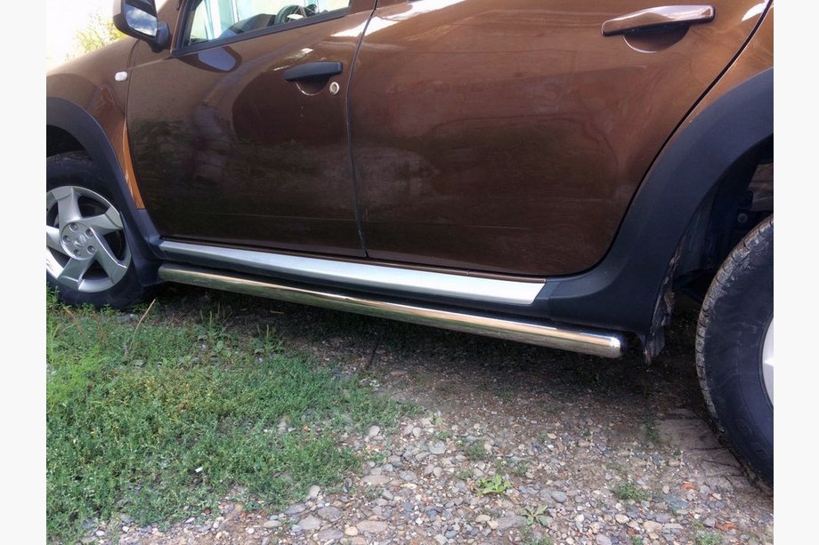 Dacia Duster 2008-2018 Seitliche Rohre (2 Stk., Edelstahl) Image