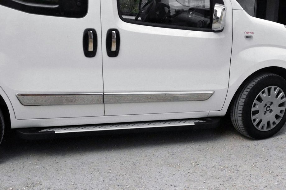 Peugeot Bipper 2008-2017 Trittbretter Allmond Grey (2 Stk., Alu) Image
