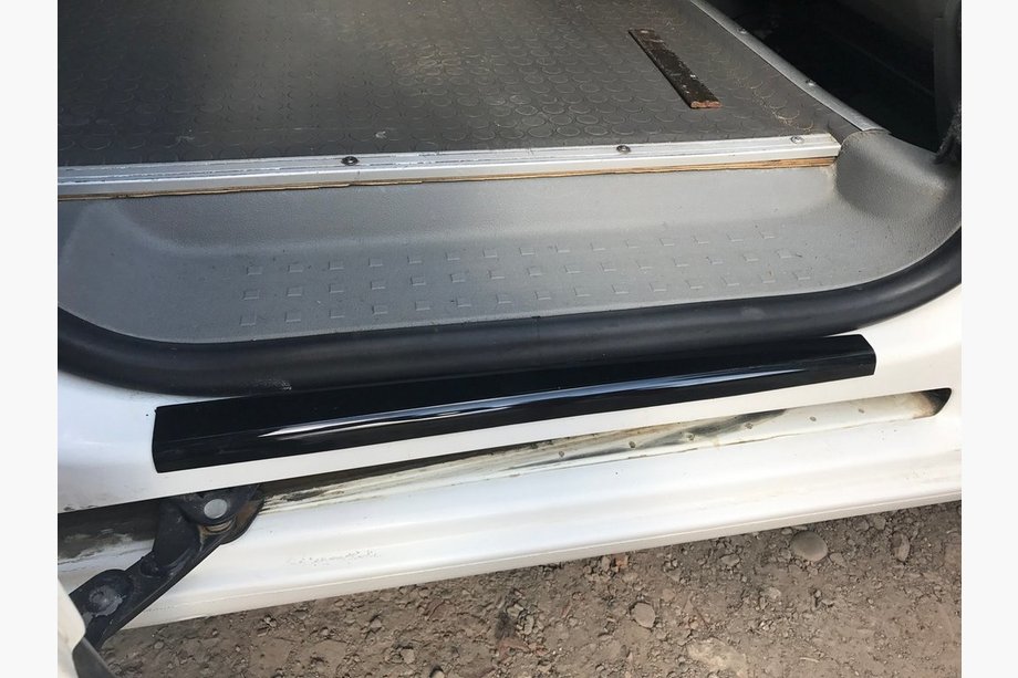 Volkswagen Caddy 2015-2020 Einstiegsleisten Abdeckungen (ABS-Kunststoff) Foto 4