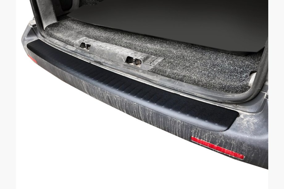 Volkswagen T5 Caravelle 2004-2010 Heckstoßstangenschutz mit Kante (ABS-Kunststoff) Foto 1