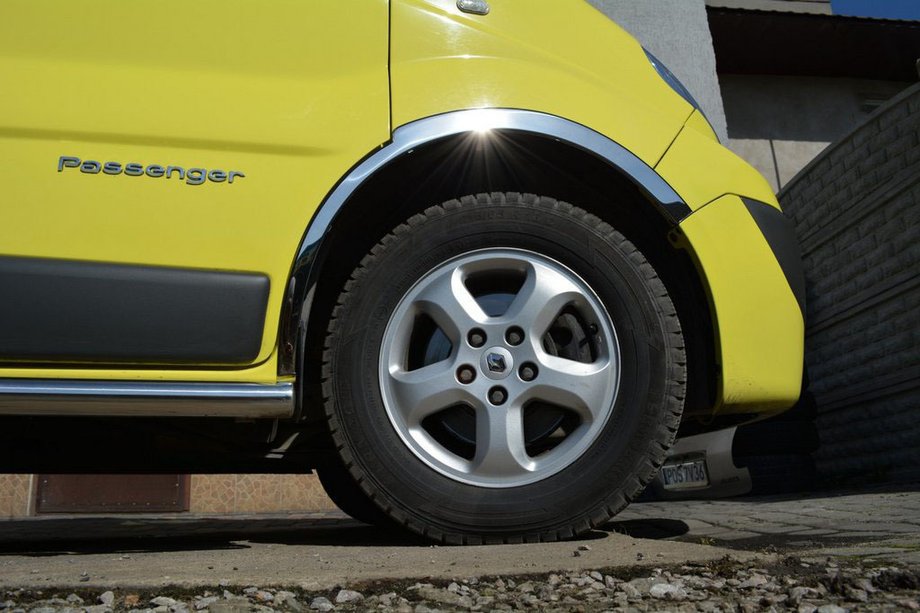 Renault Trafic 2001–2015 Radlaufblenden Edelstahl (4 Stk.) Image