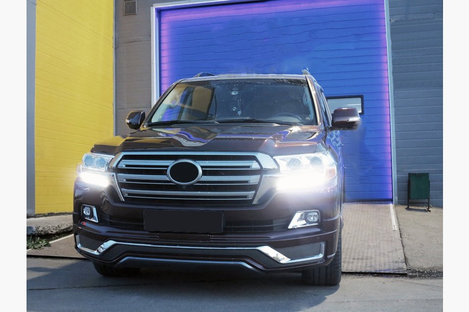 Toyota Land Cruiser 200 2007-2021 Bodykit 2016↗ (Modelista V3) Foto 1