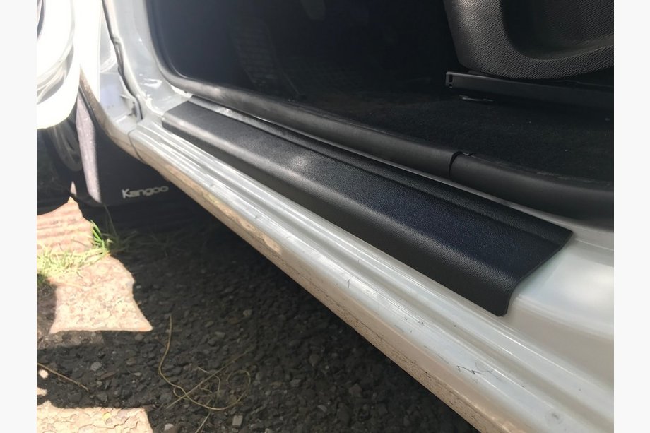 Renault Kangoo 2008–2020 Einstiegsleisten DDU (2 Stk., Kunststoff) Foto 3