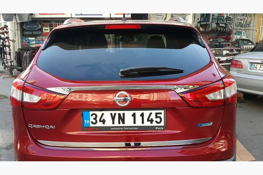 Nissan Qashqai 2014-2021 Chromleiste über dem Kennzeichen (Edelstahl) OmsaLine - Italienischer Edelstahl Foto 4