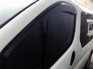 Nissan Primastar 2002-2014 Windabweiser (2 Stk, DDU) Foto 1