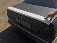 Mercedes E-class W124 1984–1997 Heckspoiler (grundiert zum Lackieren) Foto 2