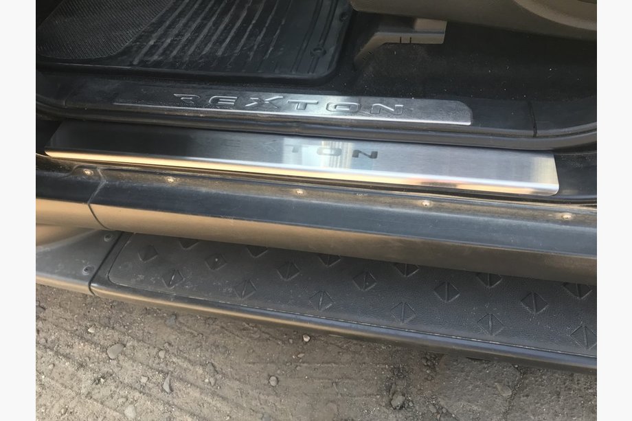 SsangYong Rexton I 2001-2017 Einstiegsleisten Abdeckungen Nataniko (4 Stk., Edelstahl) Foto 1