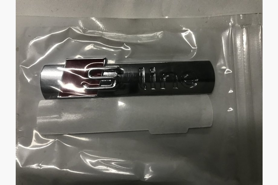 Audi Q7 2005-2015 Emblem S-Line (Chrom) Image