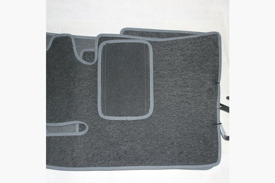 Porsche Cayenne 2003–2010 Textil Fußmatten (Velgum) Foto 2
