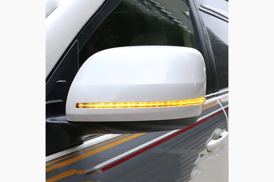 Toyota Land Cruiser Prado 150 2009-2023 Spiegelkappen (mit LED-Blinker, Style 2020) Image