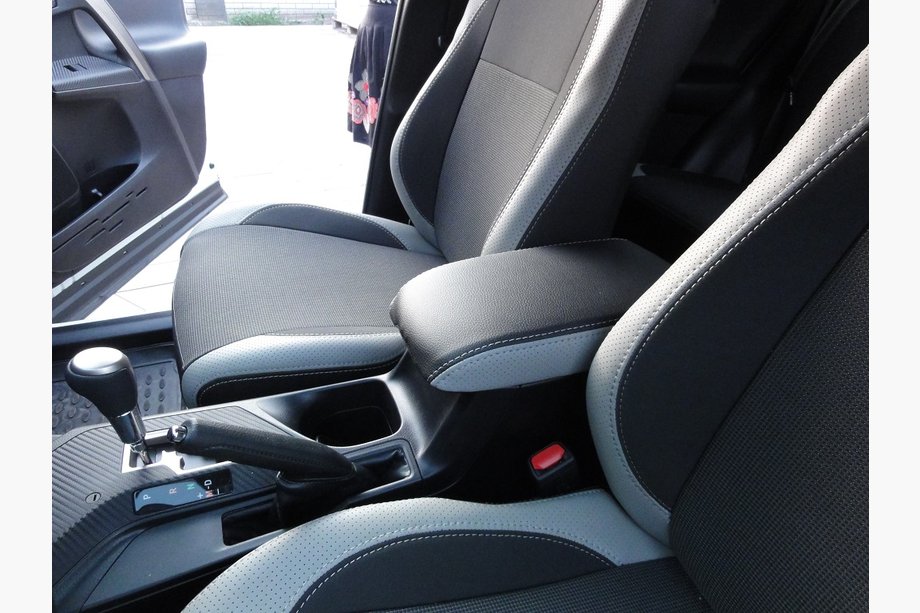 Toyota Rav 4 2013-2018 Autositzbezüge (Kunstleder↗Stoff, Premium) Foto 8