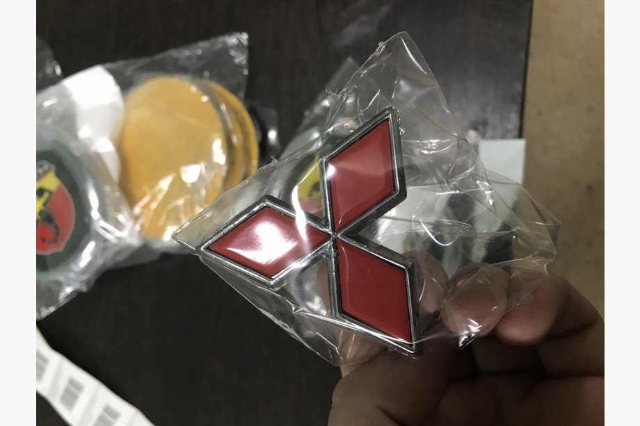 Mitsubishi Colt 1996-2004 Emblem 55mm (rot) Image