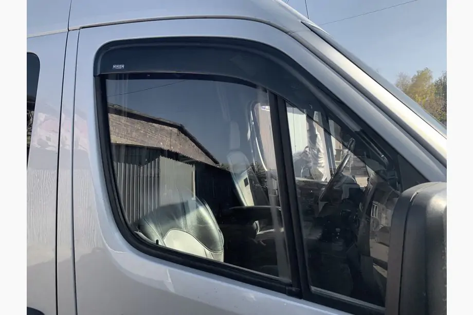 Volkswagen Crafter 2006-2016 Windabweiser (2 Stk, Niken) Image