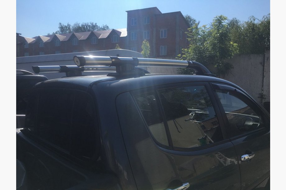 Mitsubishi L200 2006-2015 Schwarze Dachreling mit Querträgern Foto 2