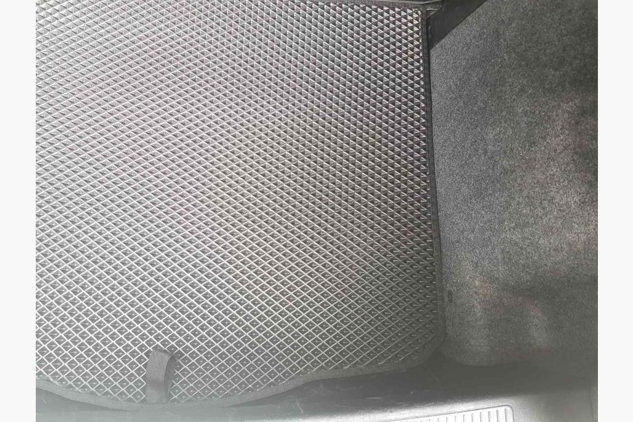 Fiat Punto Grande/EVO 2006-2018 EVA Kofferraummatte (schwarz) Foto 3