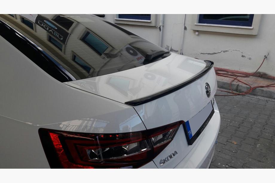 Skoda Superb 2015-2024 Heckspoiler (grundiert zum Lackieren) Image