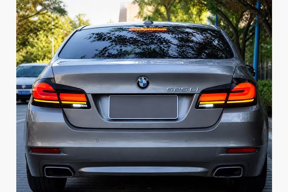 BMW 5 Series F10/F11 2010–2016 Rückleuchten (LCI-Design) Foto 1