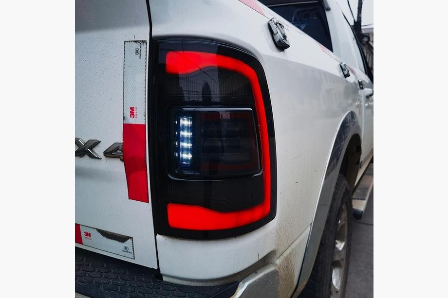 Dodge RAM (DT) 2018– TRX Rückleuchten Image