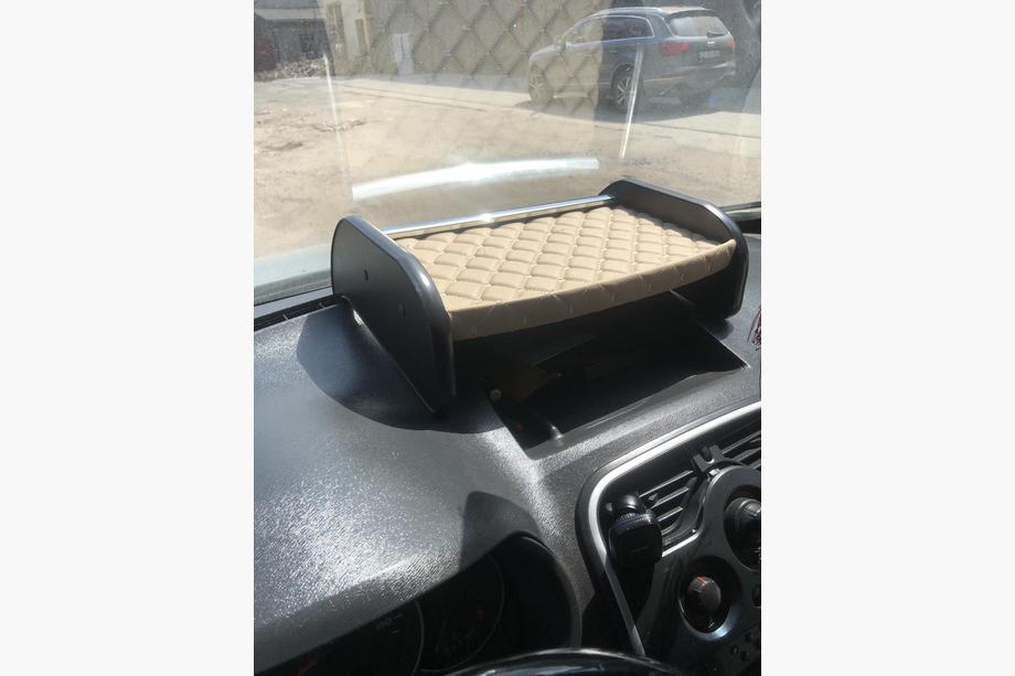 Renault Kangoo 2008–2020 Armaturenbrettablage Beige Foto 1