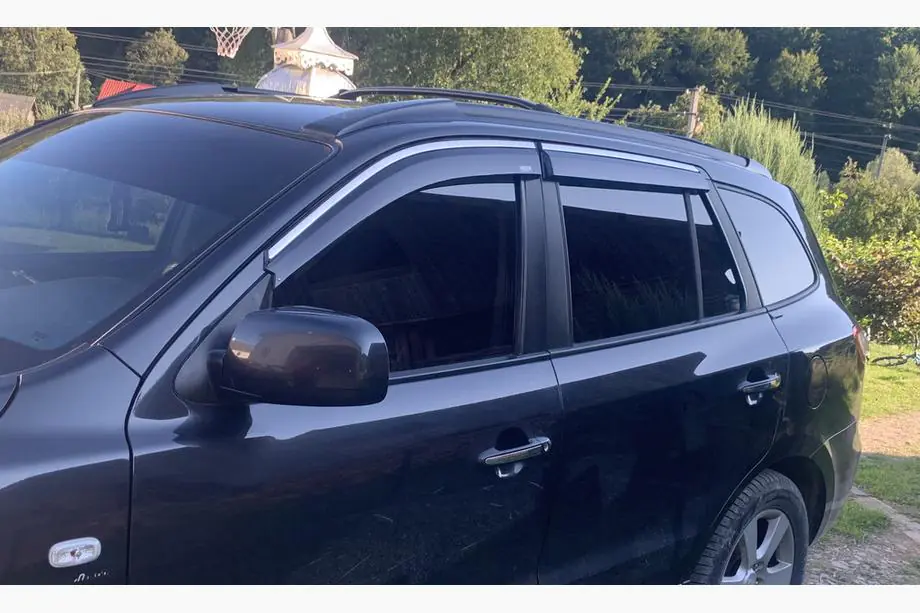 Hyundai Santa Fe 2 2006-2012 Windabweiser mit Chromleiste (4 Stk, Niken) Foto 1