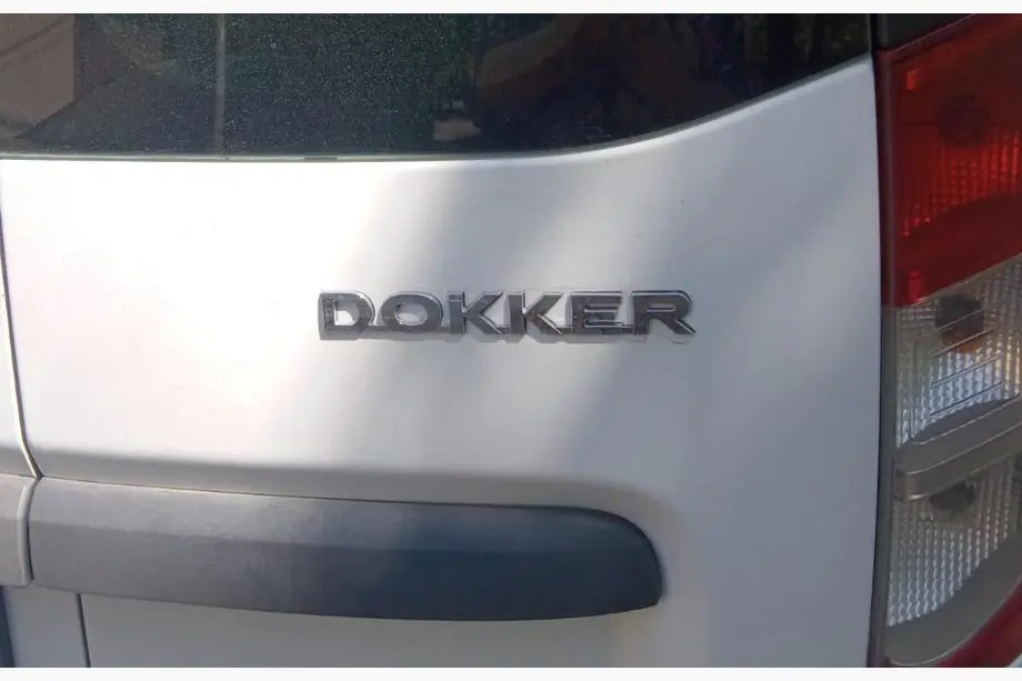 Dacia Dokker 2013-2022 Schriftzug Dokker Foto 1