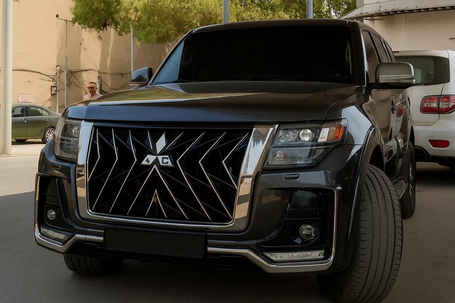 Mitsubishi Pajero Wagon IV 2006-2021 Bodykit Black Hawk Image