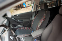 Autositzauflage ECO und Stoff (1 Stk, Schwarz mit roter Naht + Stoff) Foto 2