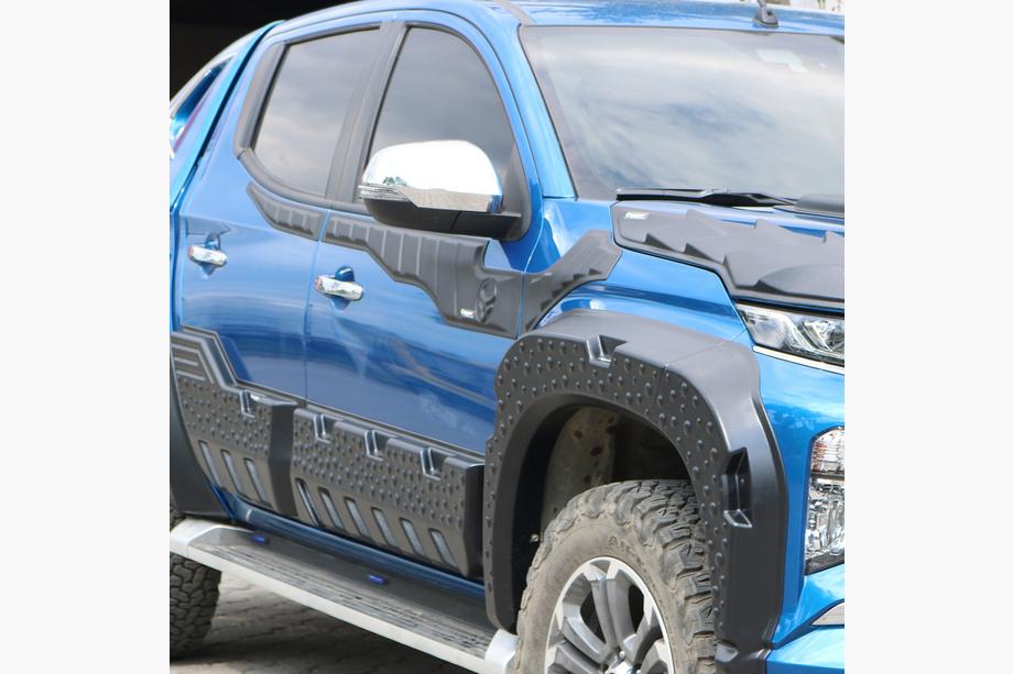 Mitsubishi L200 2015-2024 Obere Türleisten 2019+ (6 Stk, ABS) Foto 5