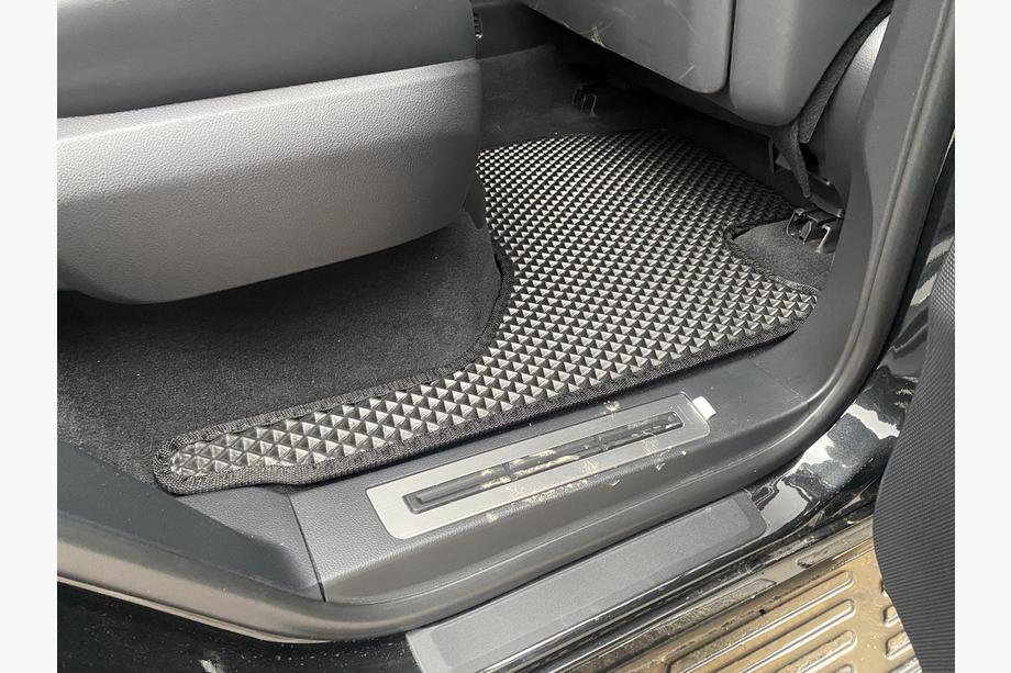 Lexus LX 500d/600 2022- EVA Fußmatten schwarz Foto 4