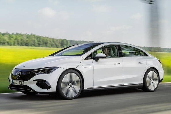 Testbericht zur Elektrolimousine Mercedes-Benz EQE (V295) Foto 1