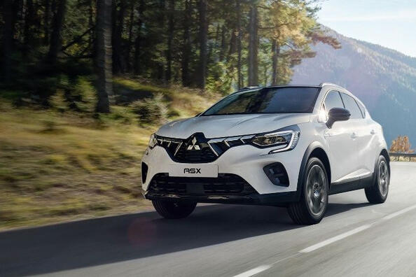 Überblick über den kompakten Crossover Mitsubishi ASX der vierten Generation Foto 2