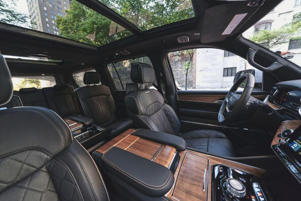 Testbericht zum Jeep Grand Wagoneer SUV Foto 5