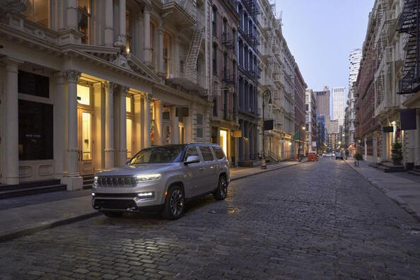 Testbericht zum Jeep Grand Wagoneer SUV Foto 3