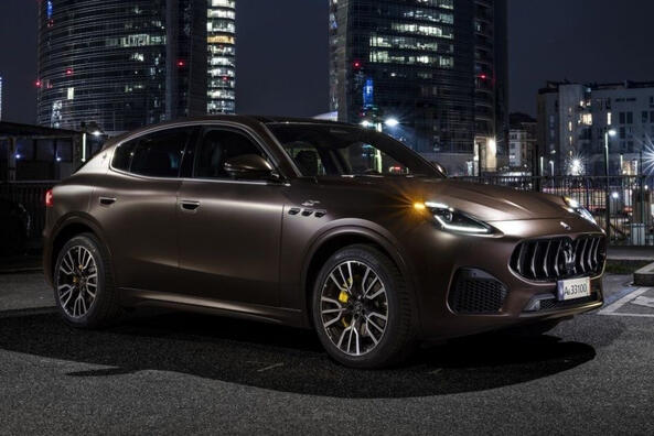 Sport-Cross-Maserati Grecale mit Allradantrieb Foto 2