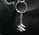 Suzuki Metallschlüsselanhänger mit Suzuki Logo Foto 1