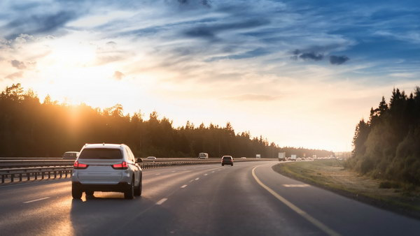 So bereiten Sie ein Auto für eine lange Reise vor