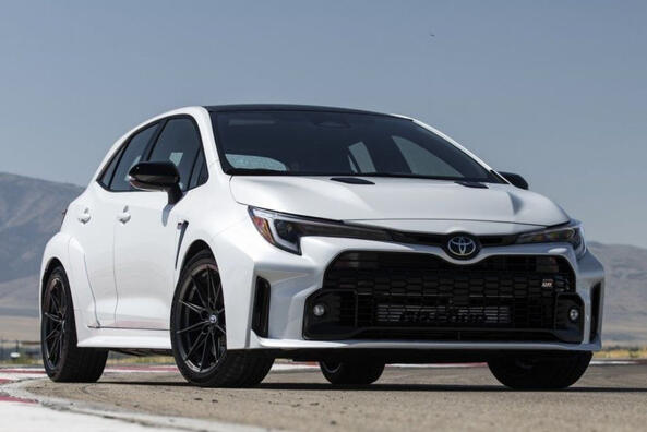 „Aufgeladener“ Allrad-Fließheck-Toyota Corolla GR Foto 4