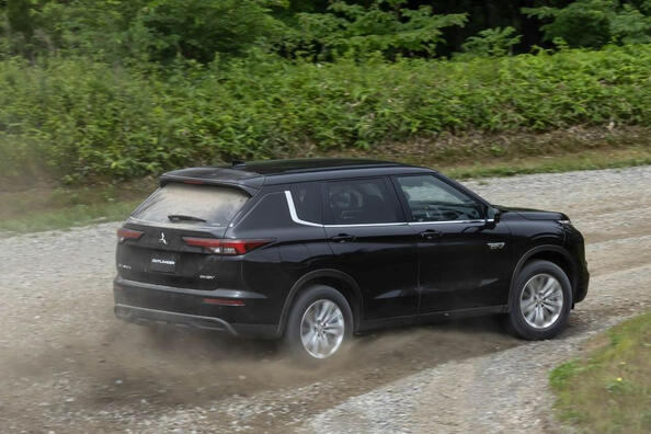 Testbericht zum Mitsubishi Outlander: eine Kombination aus Eleganz und Komfort Foto 4