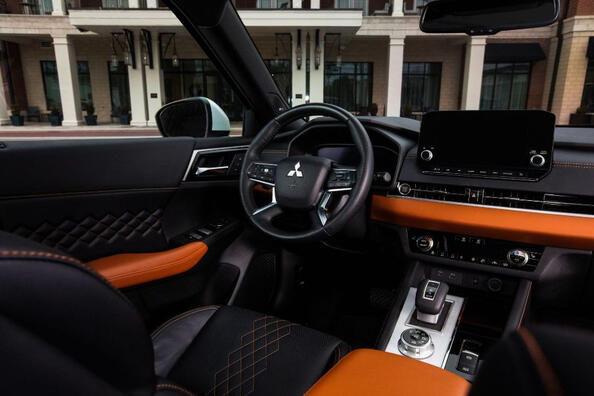 Testbericht zum Mitsubishi Outlander: eine Kombination aus Eleganz und Komfort Foto 5