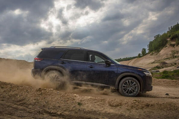 Testbericht zur fünften Generation des Nissan Pathfinder SUV Foto 3