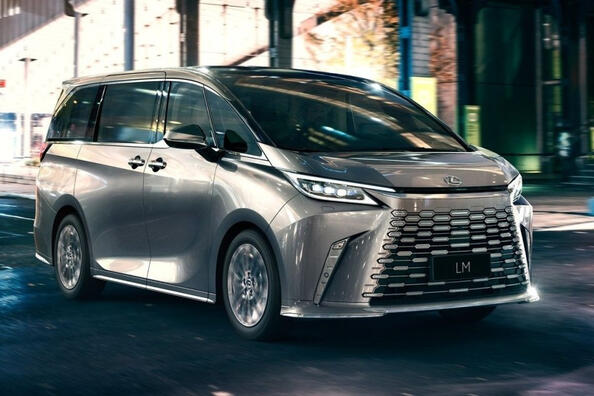 Testbericht zum Premium-Minivan Lexus LM der zweiten Generation Foto 1