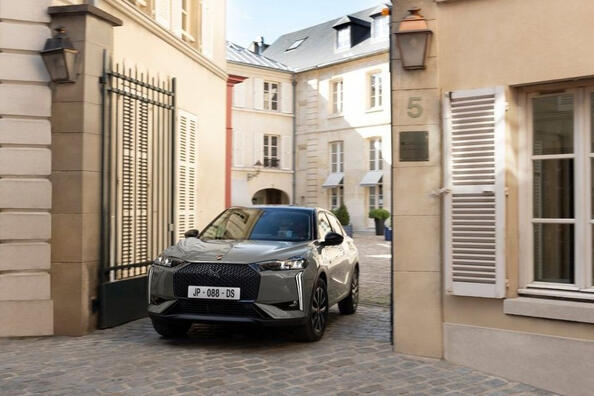 Testbericht zum aktualisierten elektrischen Crossover DS 3 E-Tense