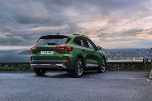 Ford Kuga 2024: aktualisiertes Design und Technologie Foto 4